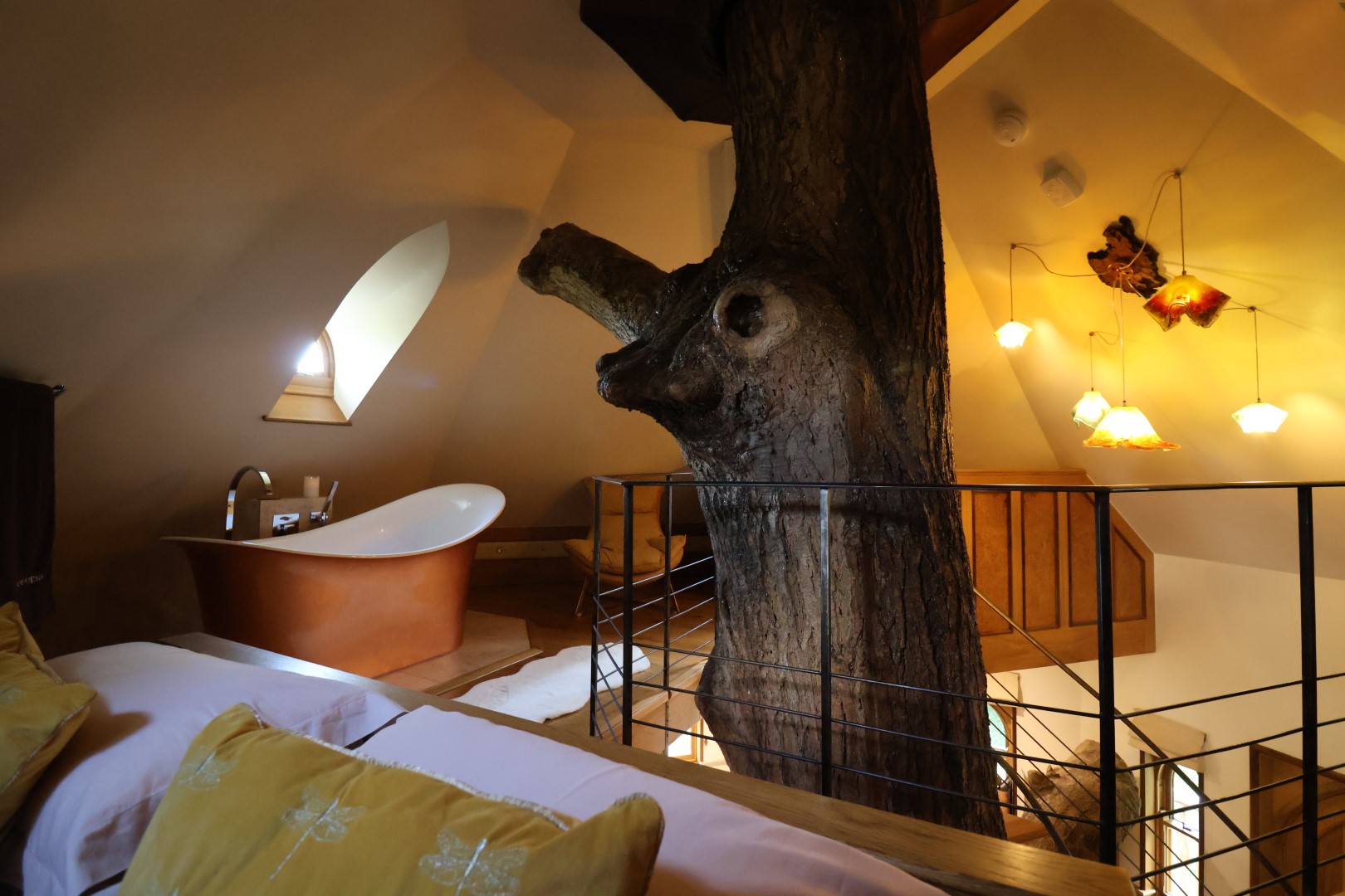 Treeopoia treehouses Worcestershire | Best UK treehouses | Treehouses with freestanding bath